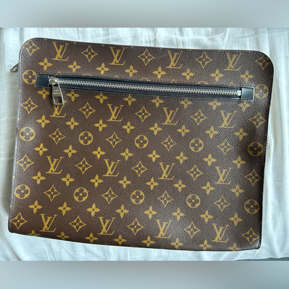 Louis Vuitton portfolio bag